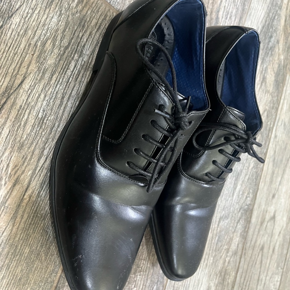 Perry Ellis Black dress shoes